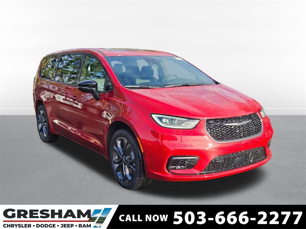 New 2026 Chrysler Pacifica Select