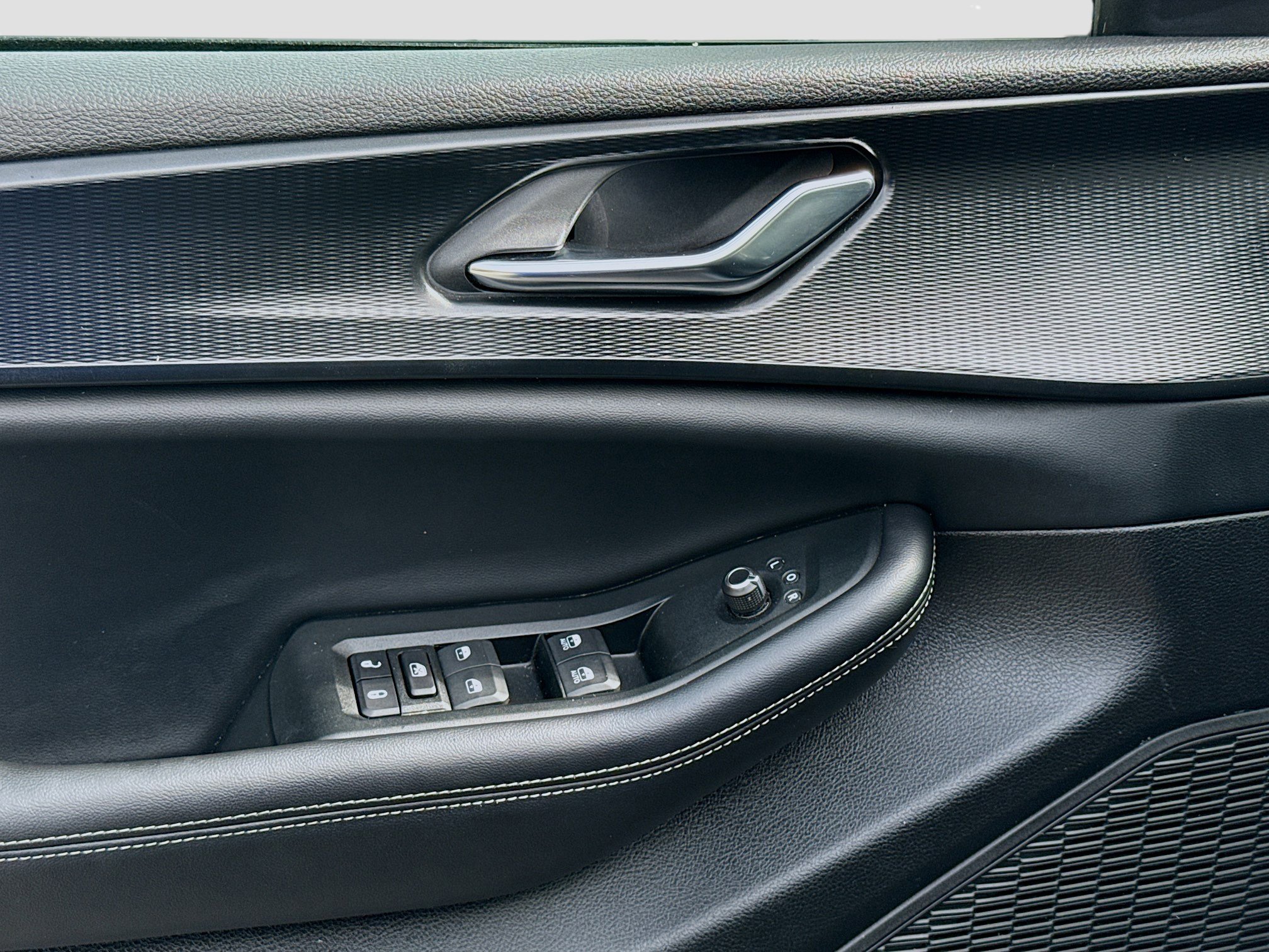 Used 2024 Jeep Grand Cherokee L Laredo image 16