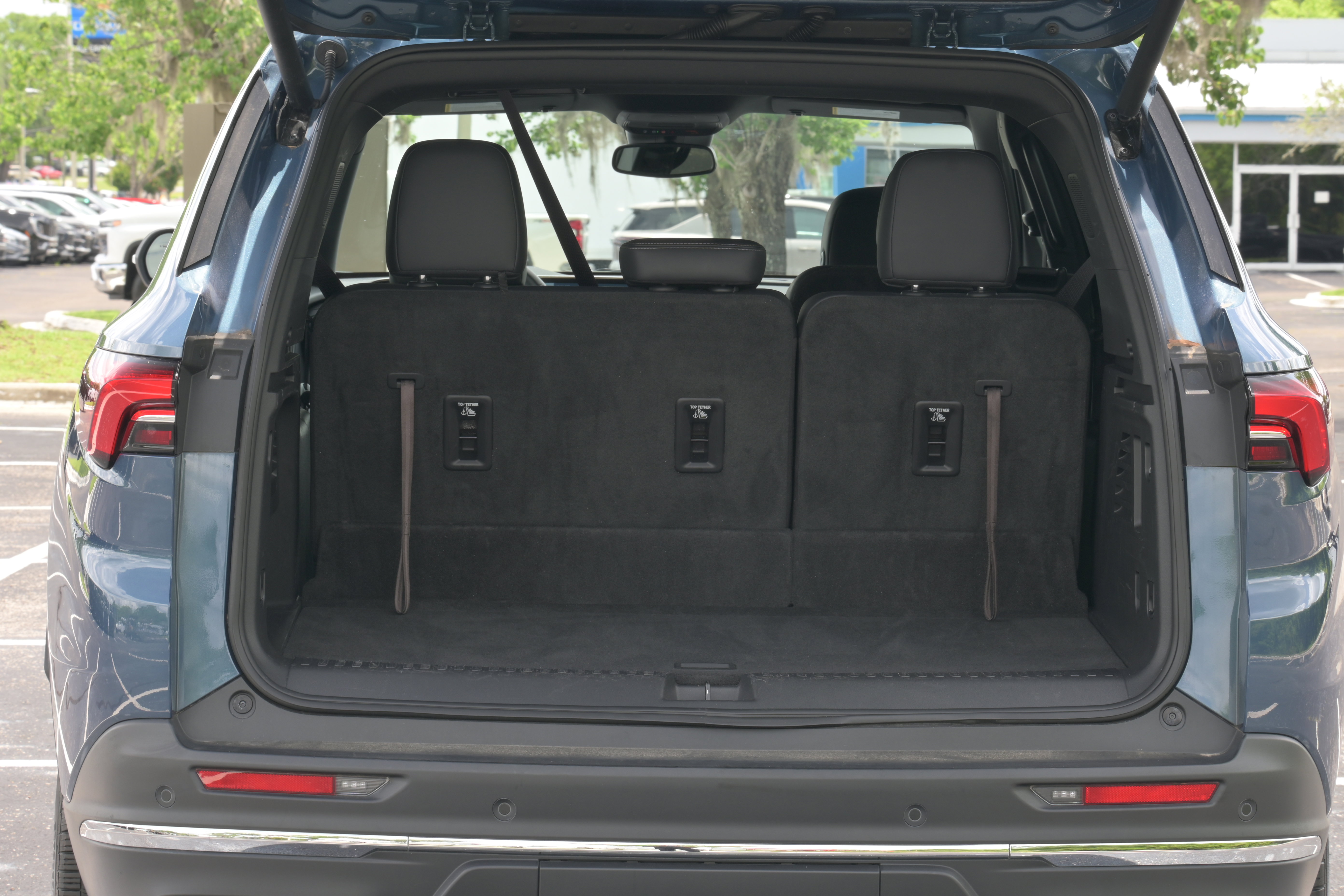 Used 2025 Buick Enclave Preferred FWD image 34