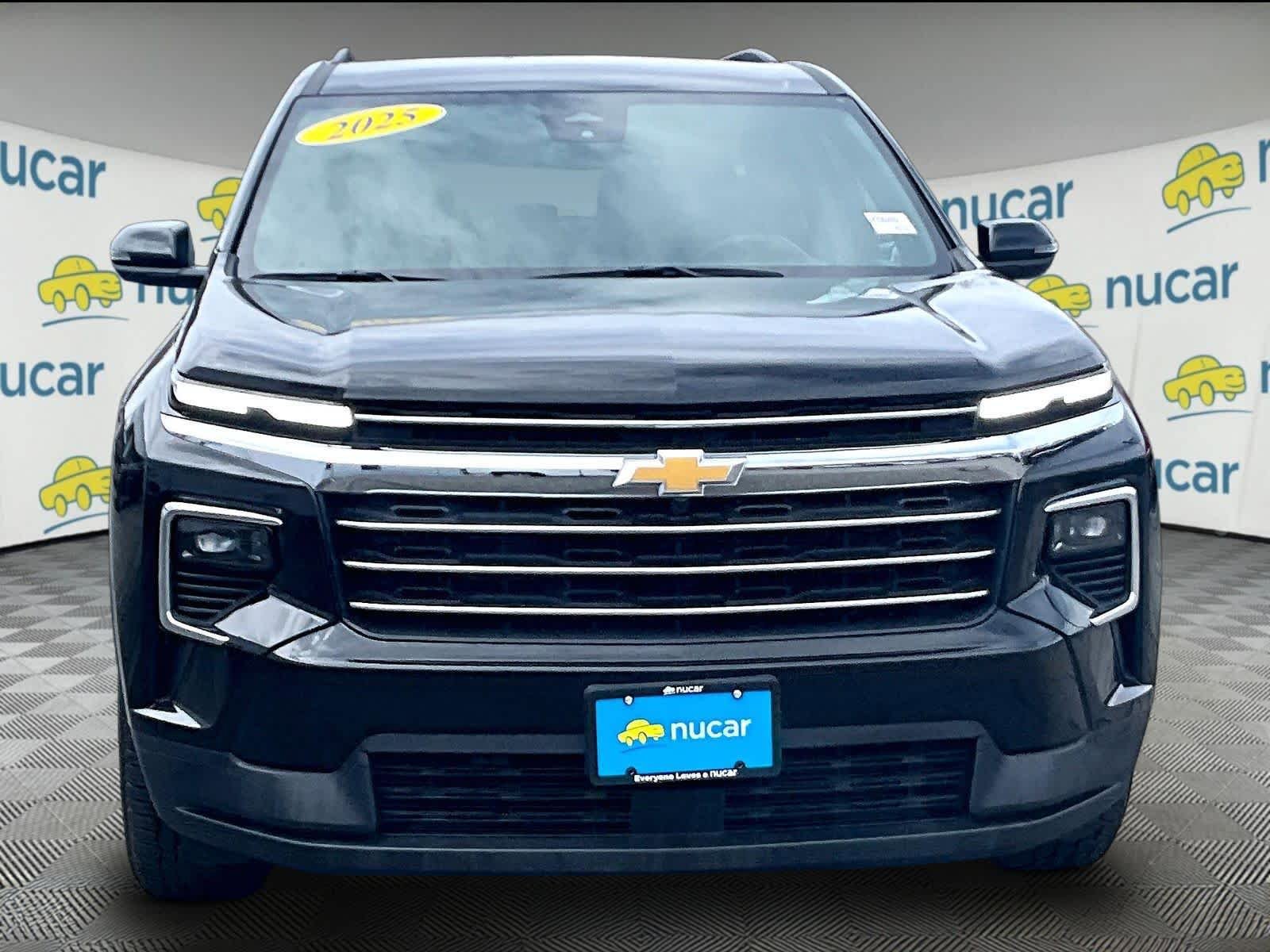Used 2025 Chevrolet Traverse LT AWD/4WD image 2