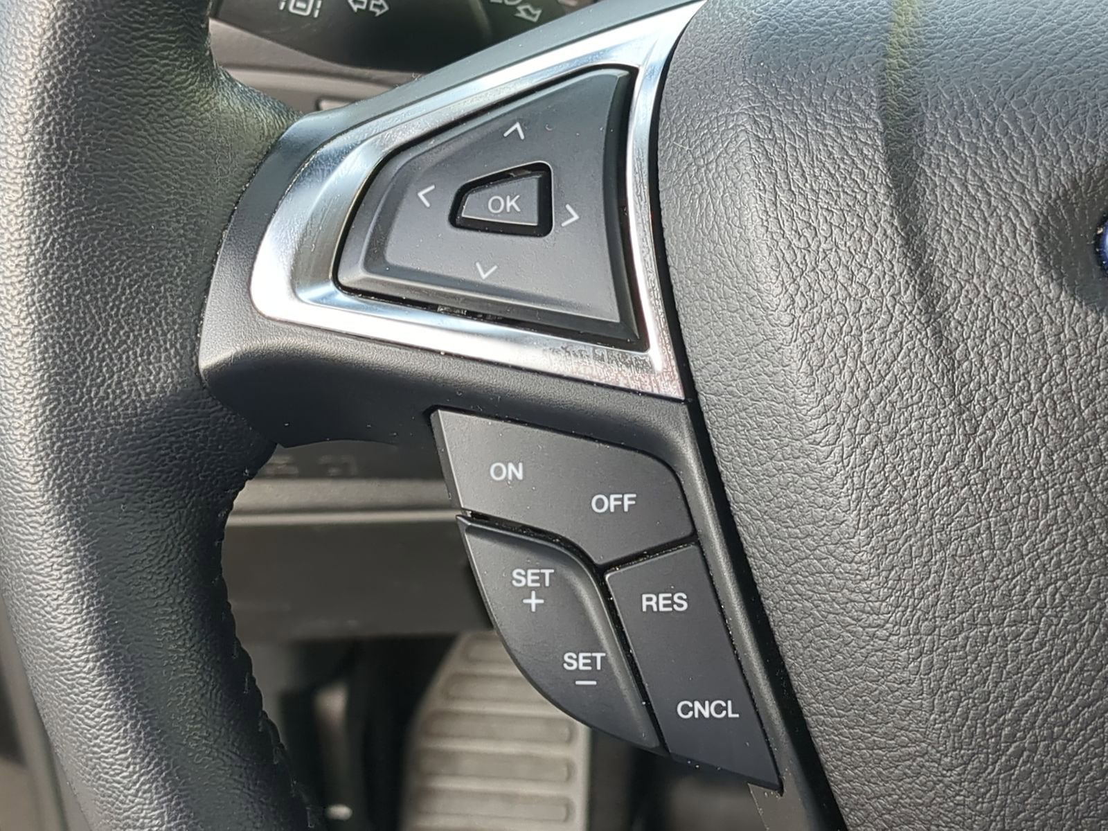 Used 2023 Ford Edge SEL w/ Sport Appearance Package image 24