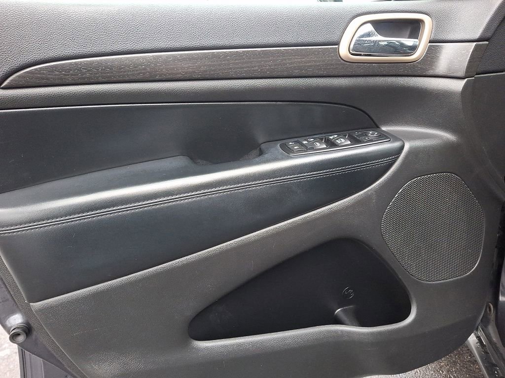 Used 2015 Jeep Grand Cherokee Laredo w/ Quick Order Package 23E image 12