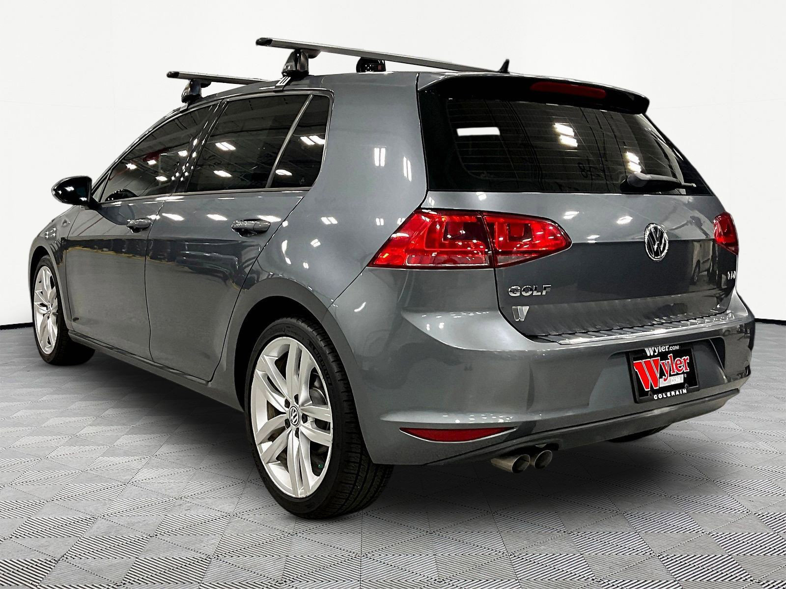 Used 2015 Volkswagen Golf TDI SEL w/ Lighting Package (SEL) FWD image 4