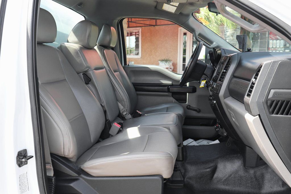 Used 2017 Ford F550 2WD Regular Cab Super Duty image 30
