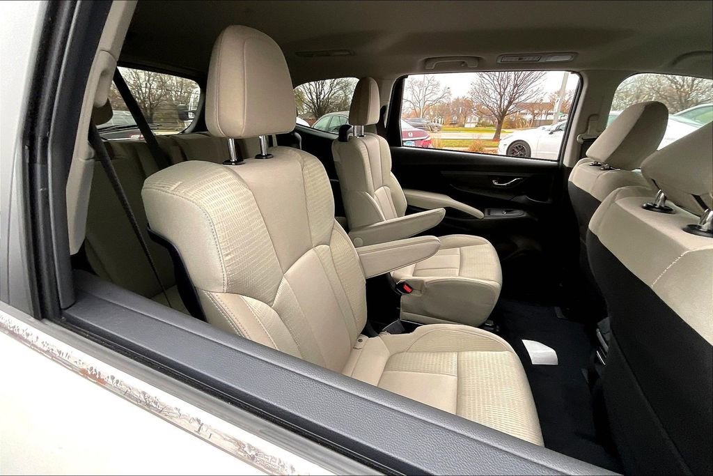 Certified 2024 Subaru Ascent Premium w/ Convenience Package image 30