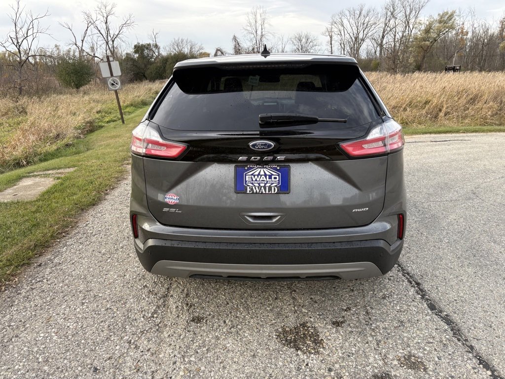 Used 2024 Ford Edge SEL image 7