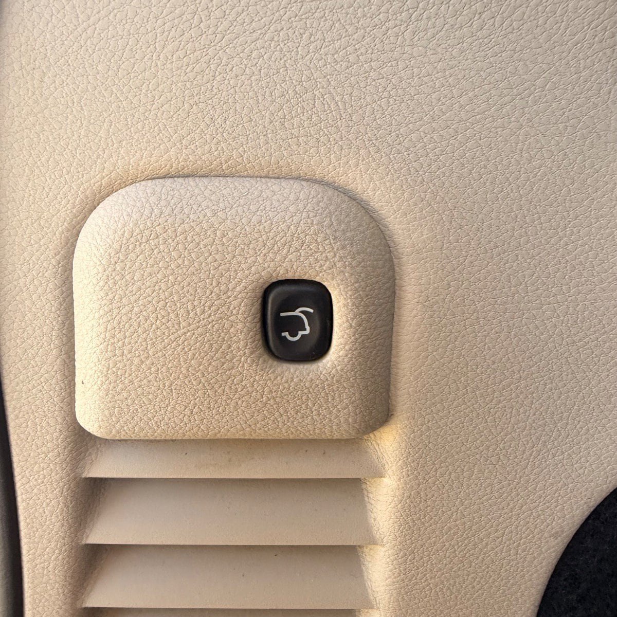 Used 2015 Jeep Grand Cherokee Limited RWD image 29