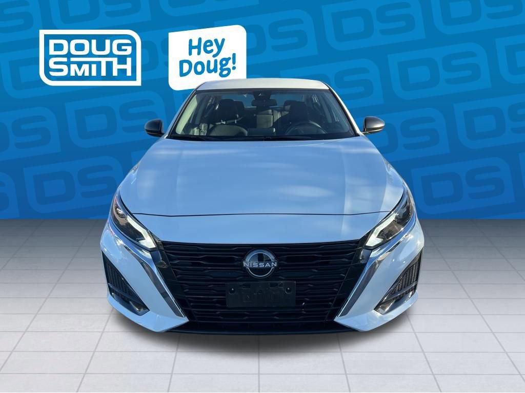 Used 2025 Nissan Altima 2.5 SV image 8