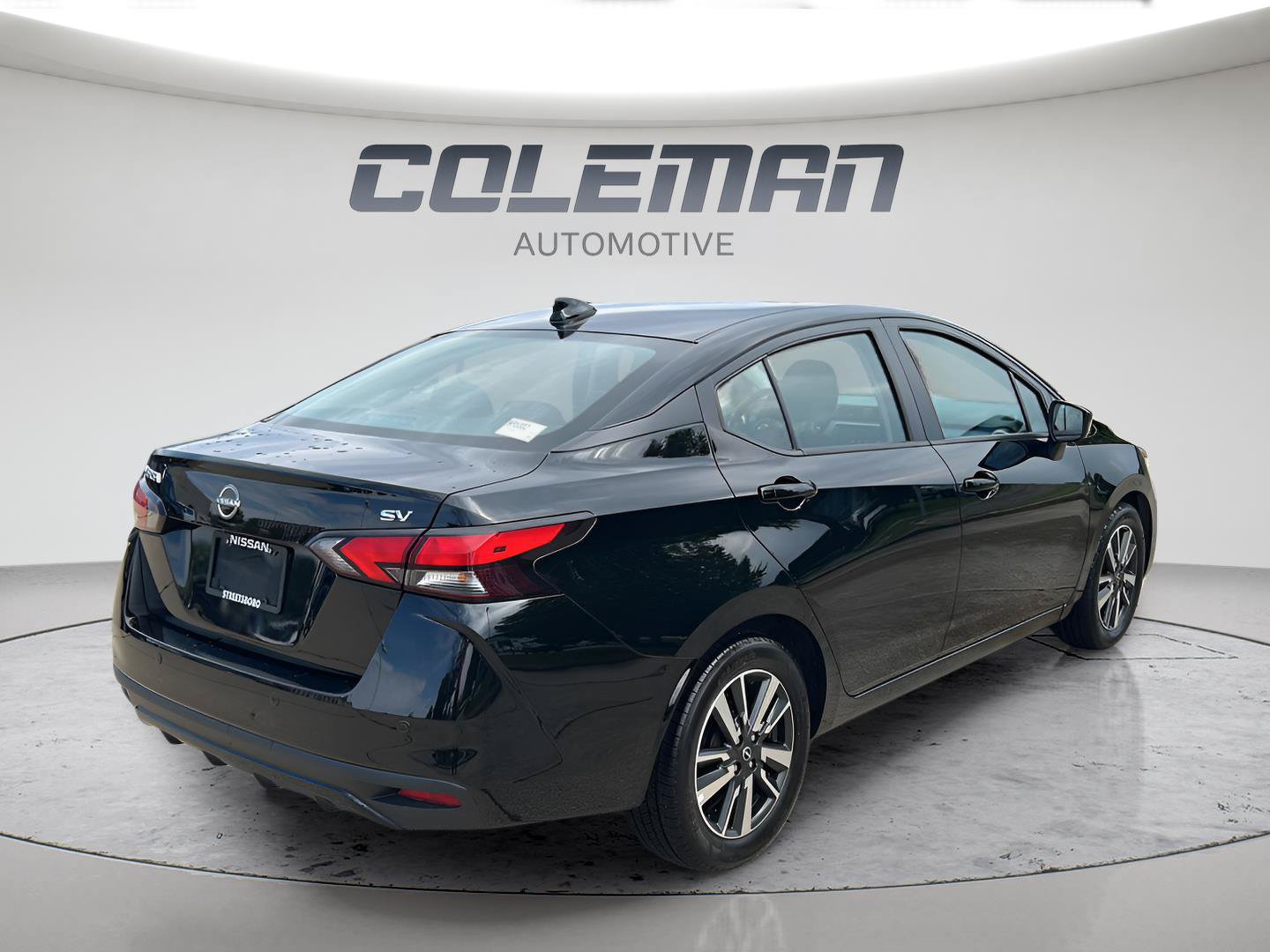 Used 2024 Nissan Versa SV FWD image 3