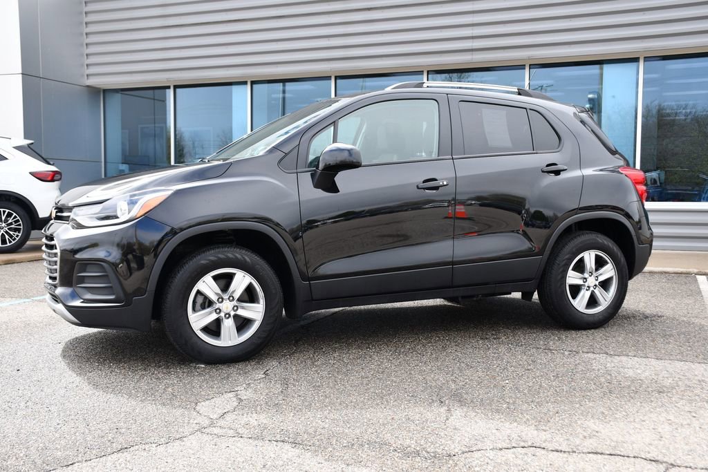 Used 2022 Chevrolet Trax LT w/ LT Convenience Package AWD/4WD image 2