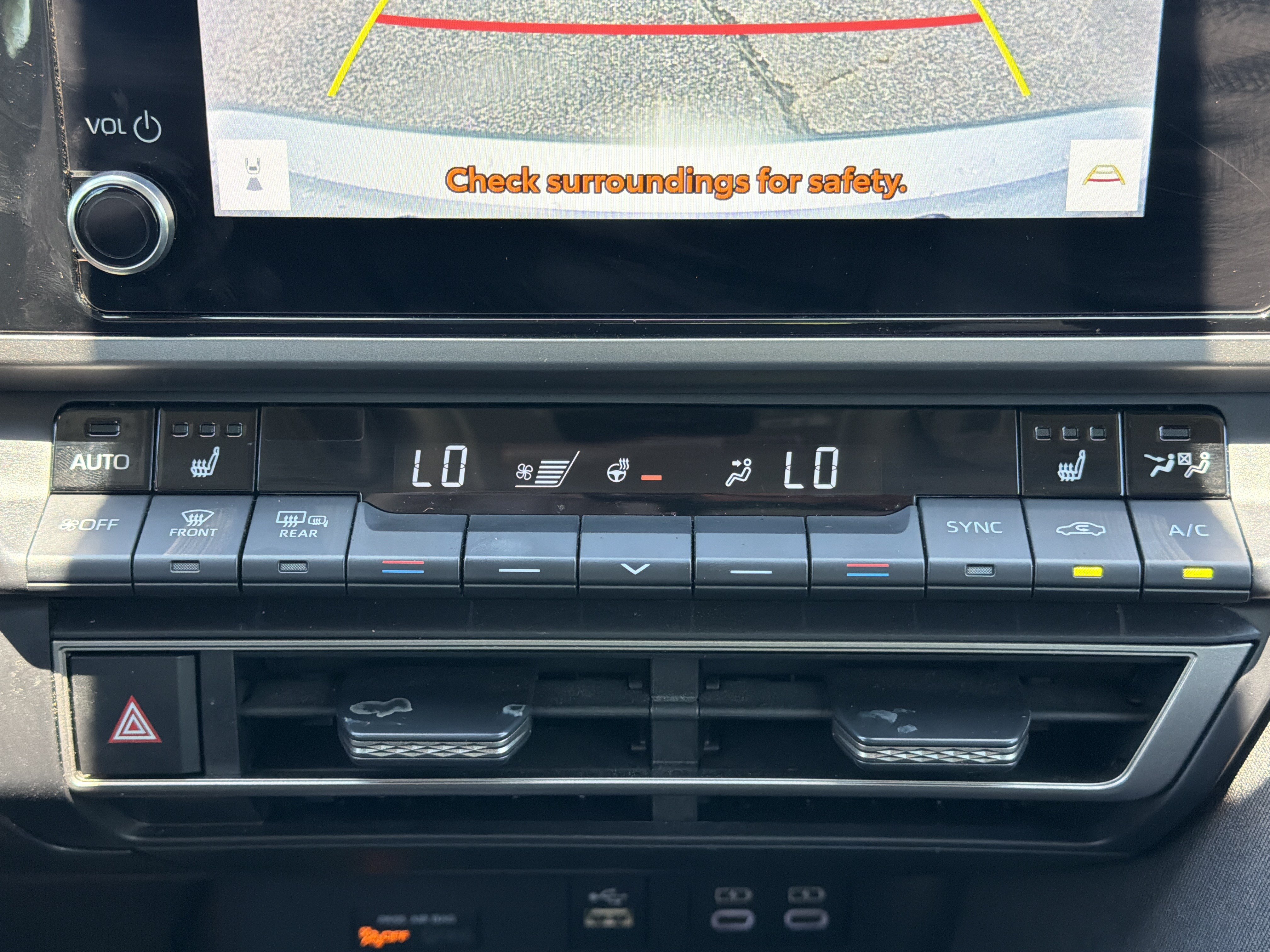 Used 2025 Toyota Camry LE AWD/4WD image 7