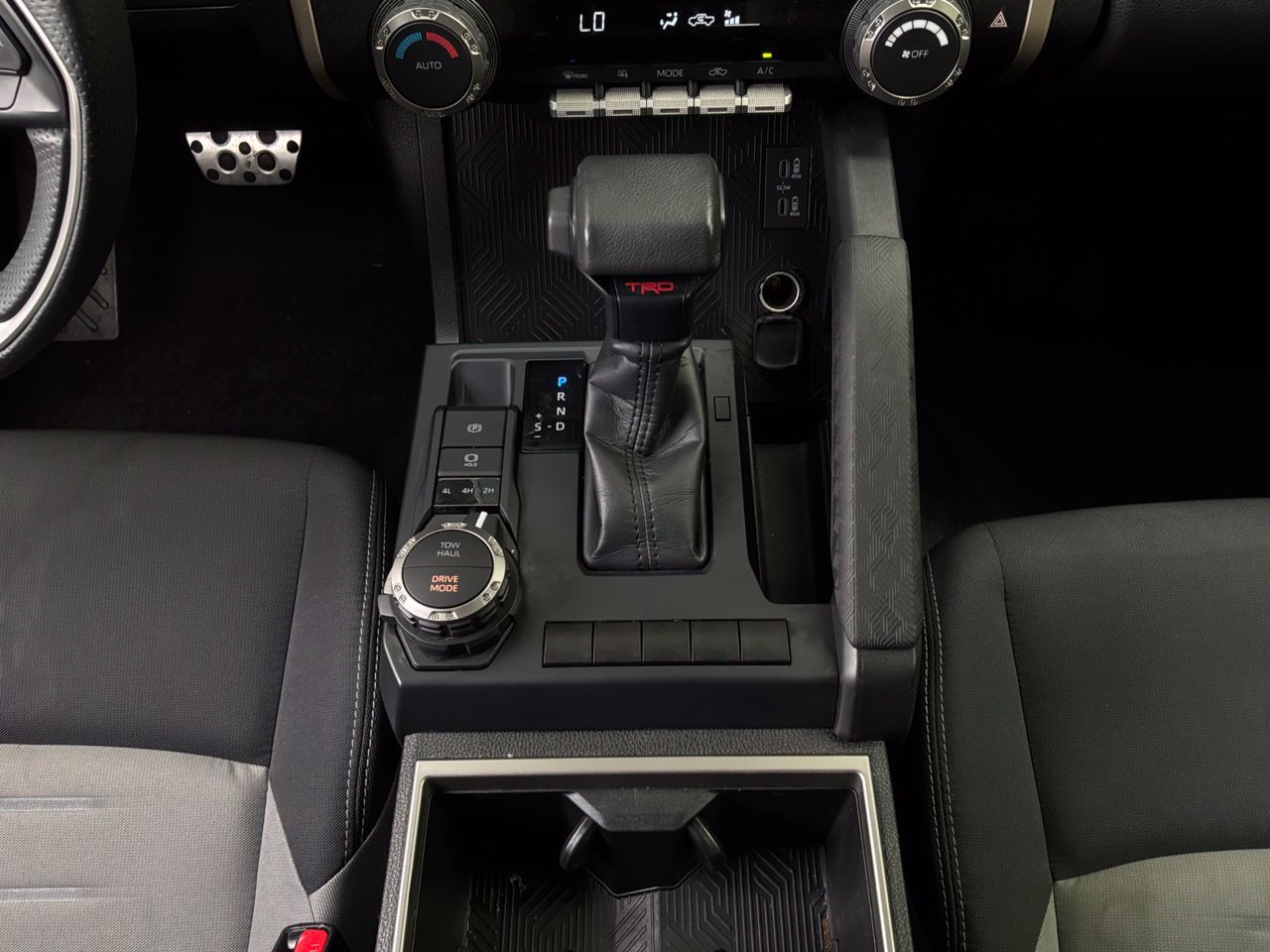 Used 2025 Toyota Tacoma TRD Sport AWD/4WD image 17