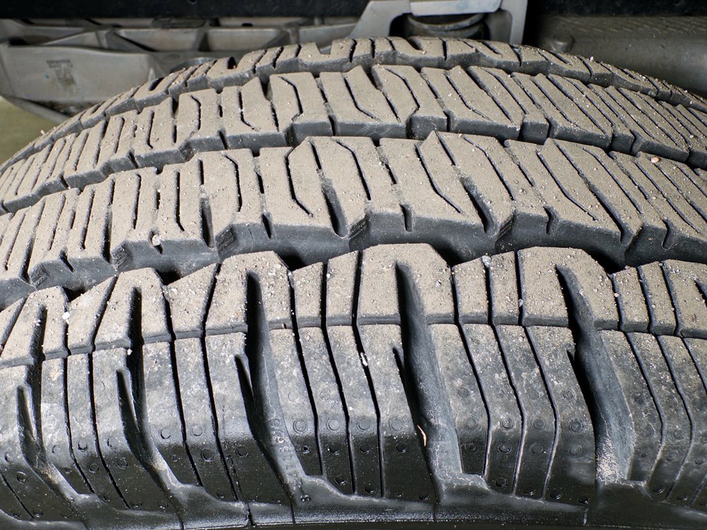 Used 2023 Ford E-Transit Medium Roof image 29