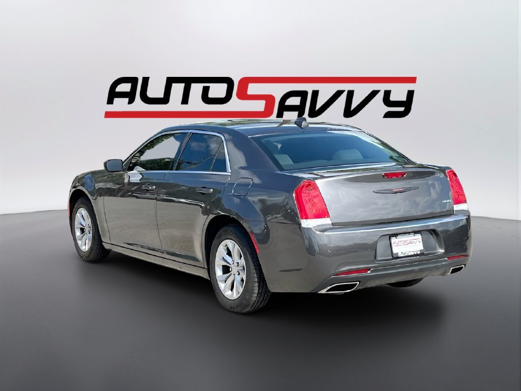 Used 2023 Chrysler 300 Touring RWD image 5