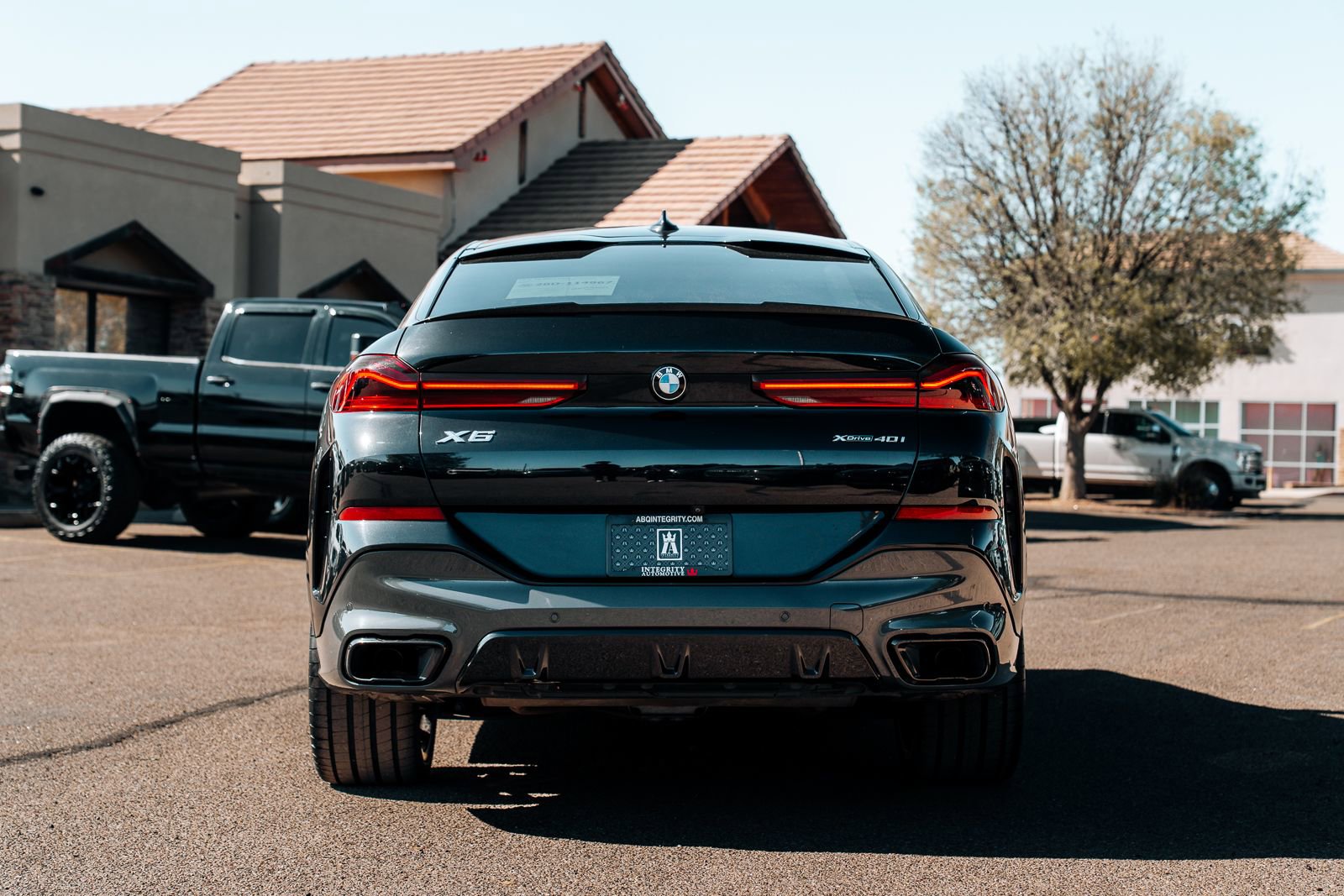 Used 2022 BMW X6 xDrive40i w/ M Sport Package image 6