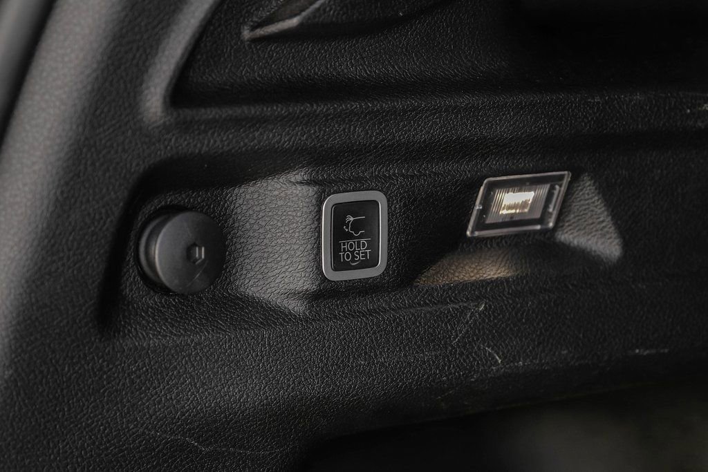 Used 2023 Jeep Grand Cherokee L Laredo image 63