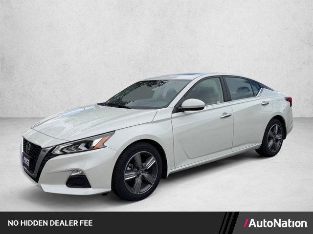 Used 2022 Nissan Altima 2.5 SV w/ SV Premium Package