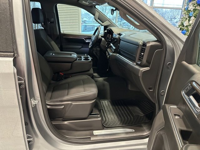 Used 2025 Chevrolet Silverado 1500 LT image 16