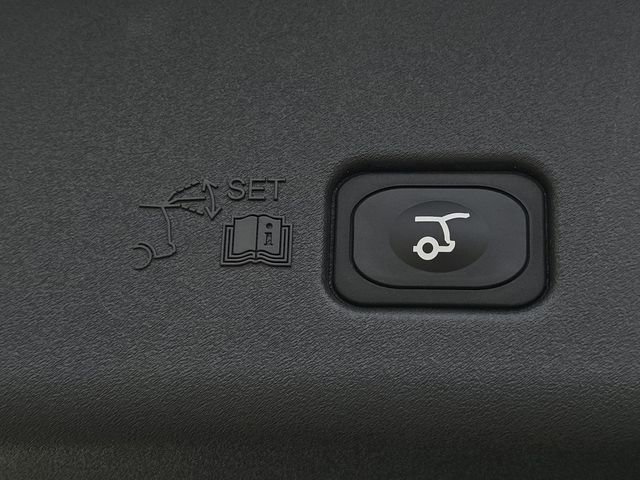 New 2026 Lincoln Nautilus Premier AWD/4WD image 11
