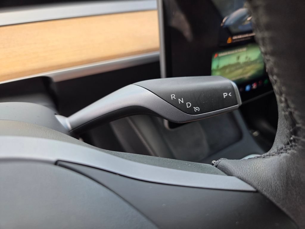 Used 2024 Tesla Model Y Performance AWD/4WD image 31