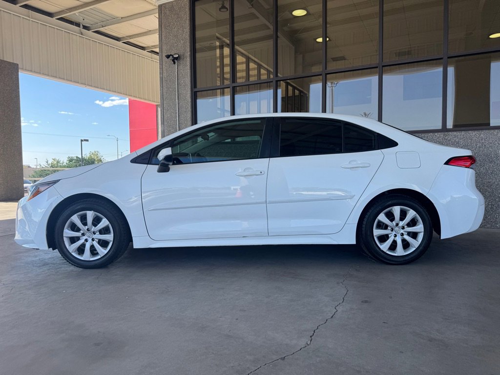 Used 2021 Toyota Corolla LE w/ Carpet Mat Package (TMS) image 28