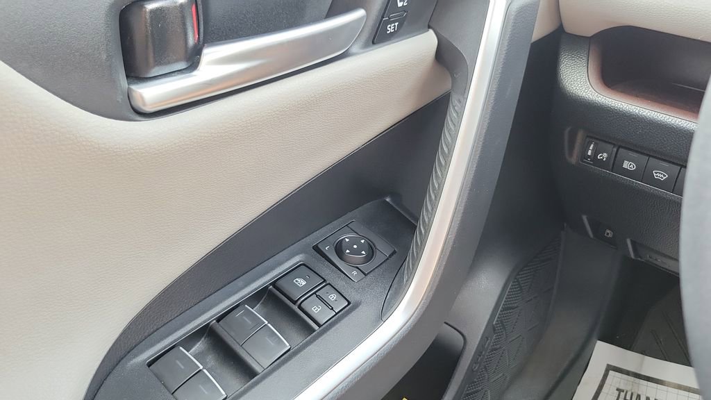 Used 2024 Toyota RAV4 Limited w/ Advanced Technology Package image 24