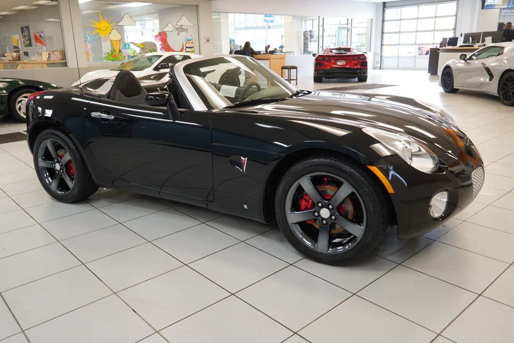 Used 2007 Pontiac Solstice Convertible RWD image 11