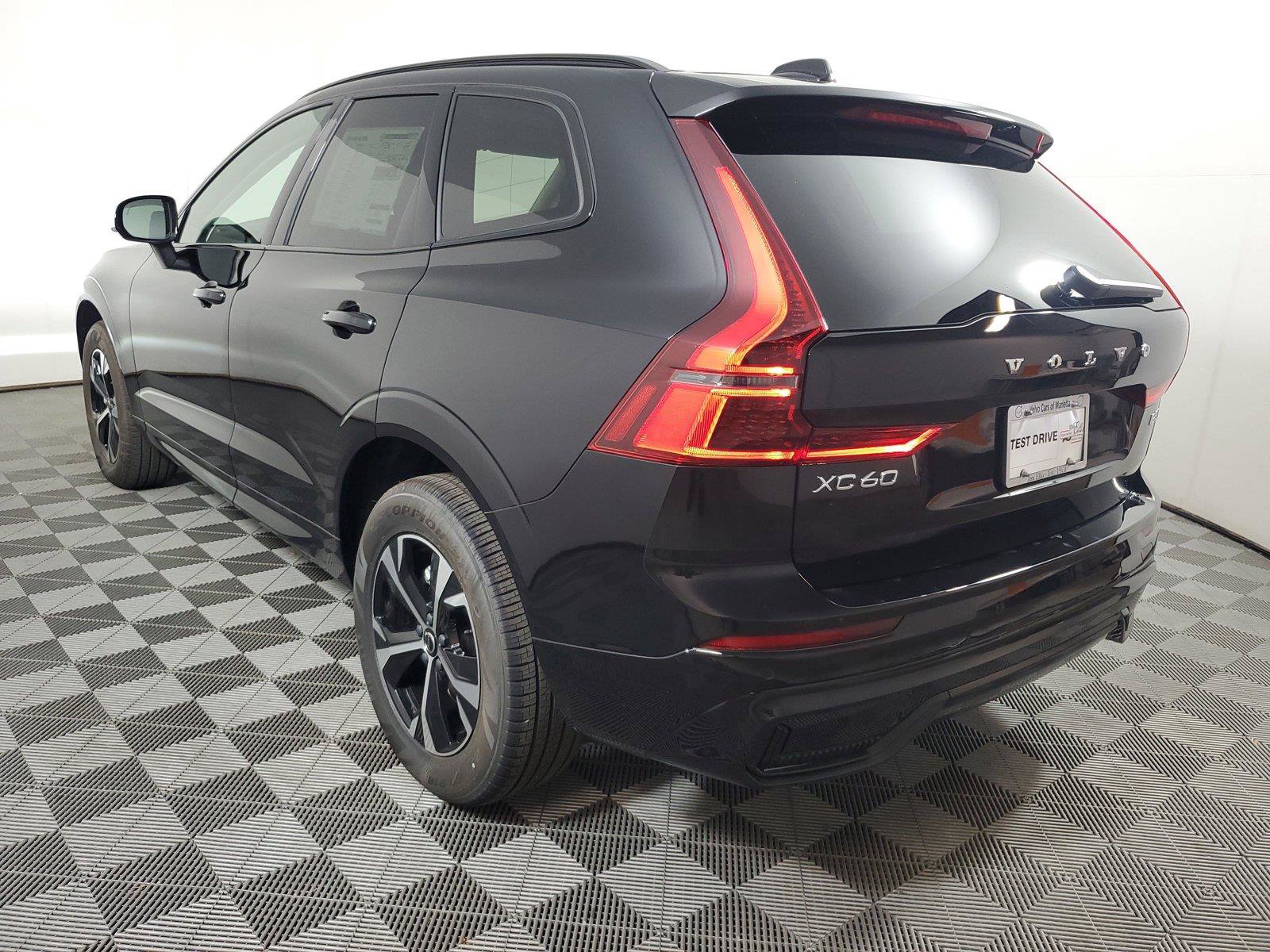 New 2026 Volvo XC60 B5 Core AWD/4WD image 4