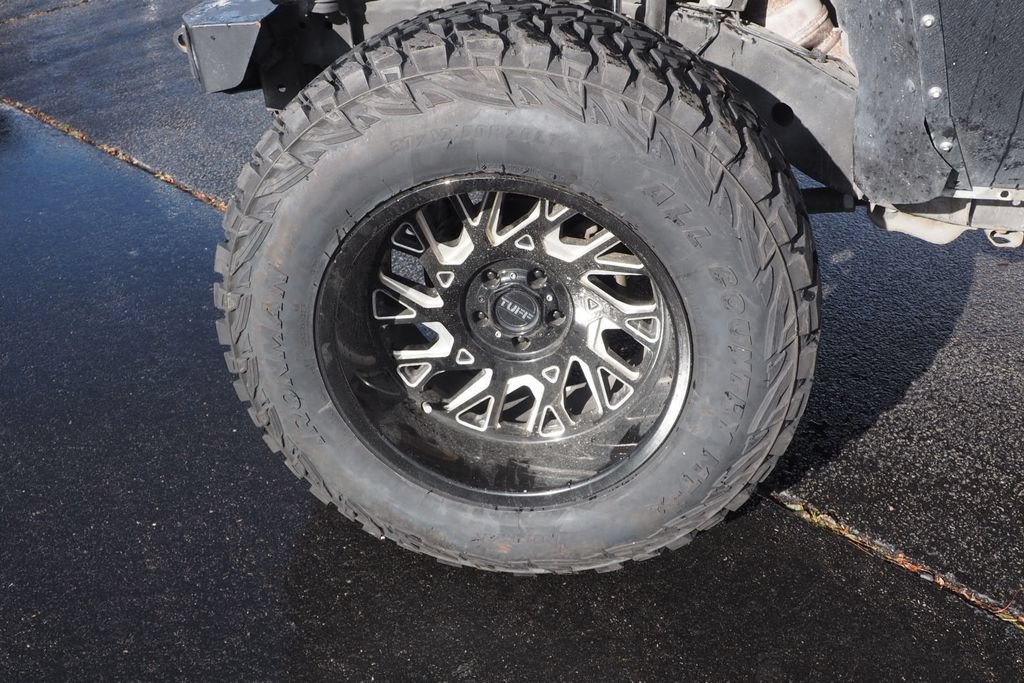Used 2017 Jeep Wrangler Unlimited Sahara AWD/4WD image 9