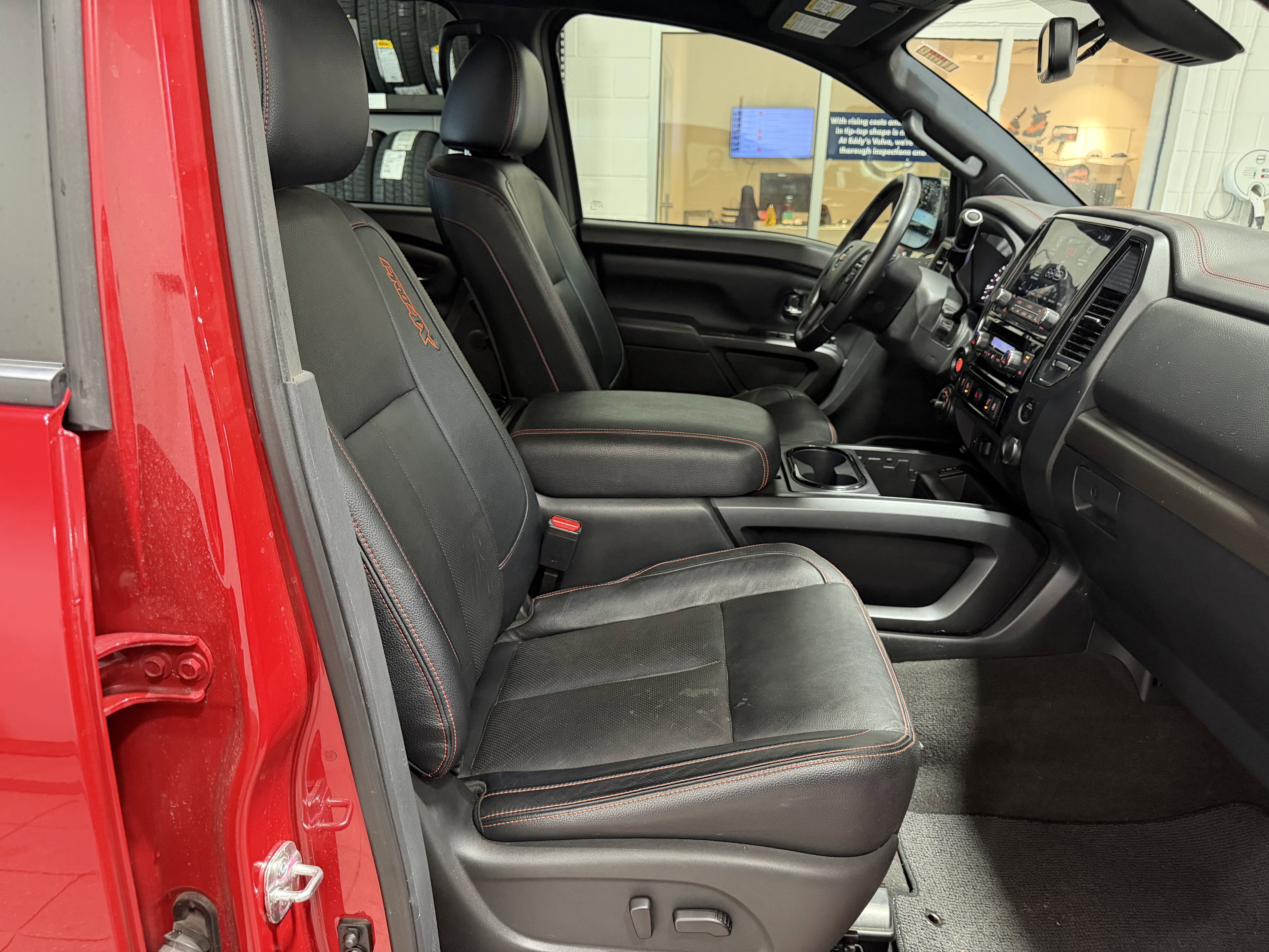 Used 2020 Nissan Titan PRO-4X w/ Pro-4x Convenience Package image 57