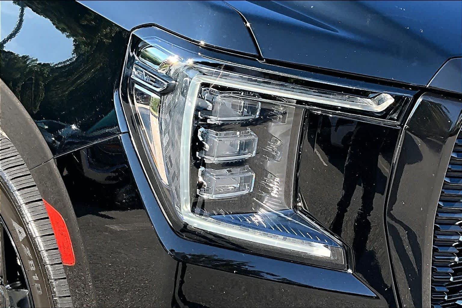 Used 2021 GMC Yukon Denali AWD/4WD image 29