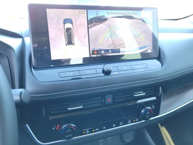 Used 2025 Nissan Rogue Platinum image 15