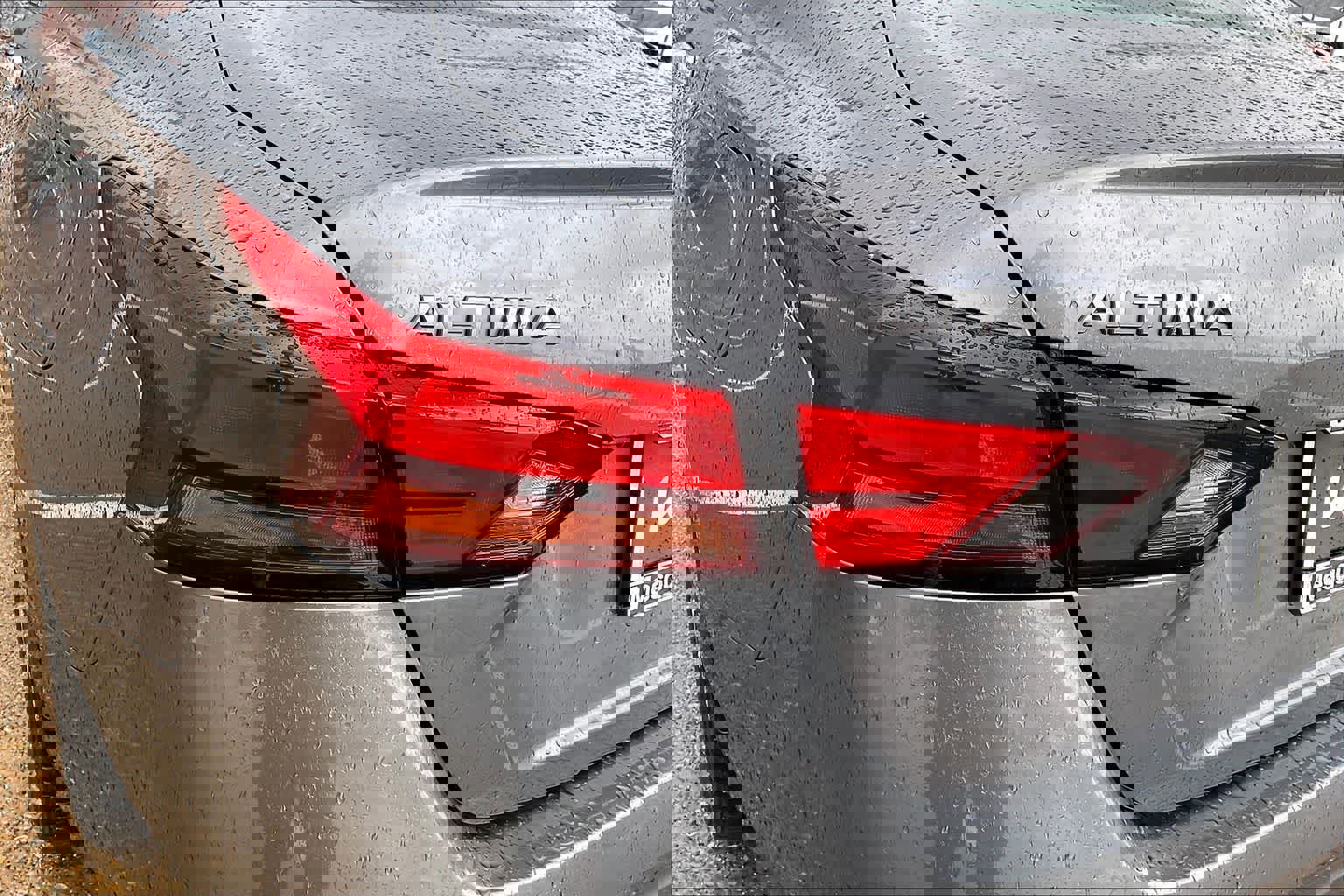 Used 2025 Nissan Altima 2.5 SV image 31