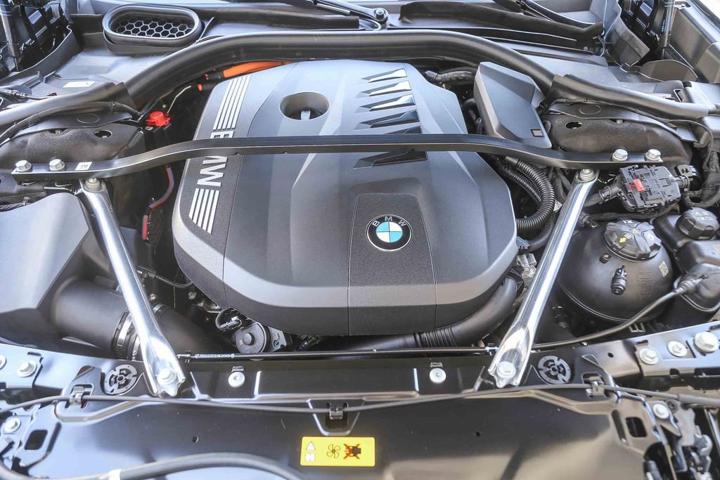 New 2026 BMW 750e xDrive w/ Premium Package AWD/4WD image 23