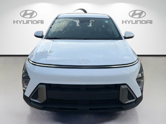 Certified 2025 Hyundai Kona SE FWD image 3