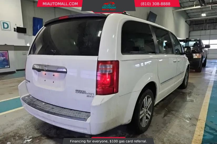 Used 2009 Dodge Grand Caravan SXT image 4