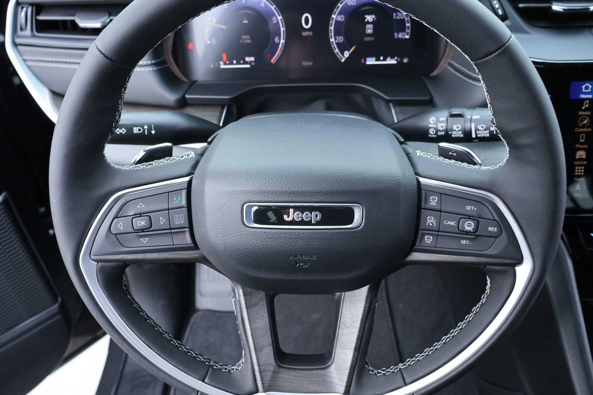 New 2026 Jeep Grand Cherokee L Limited AWD/4WD image 3