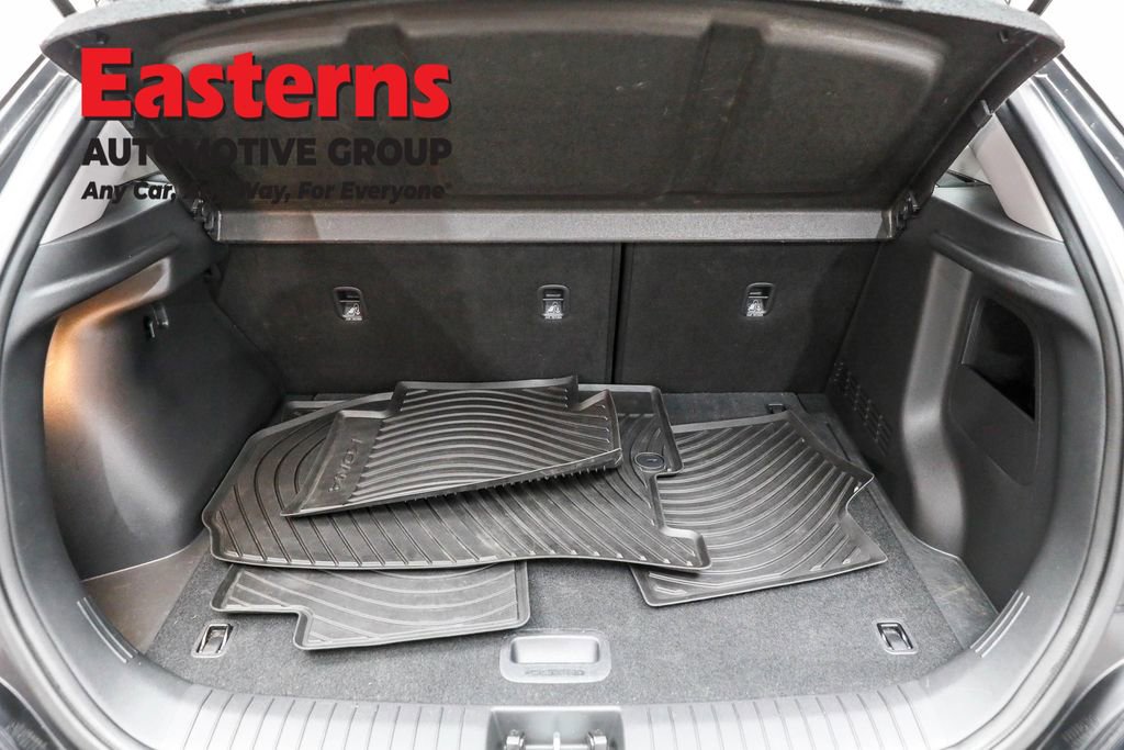 Used 2022 Hyundai Kona SE w/ Winter Weather Package image 15