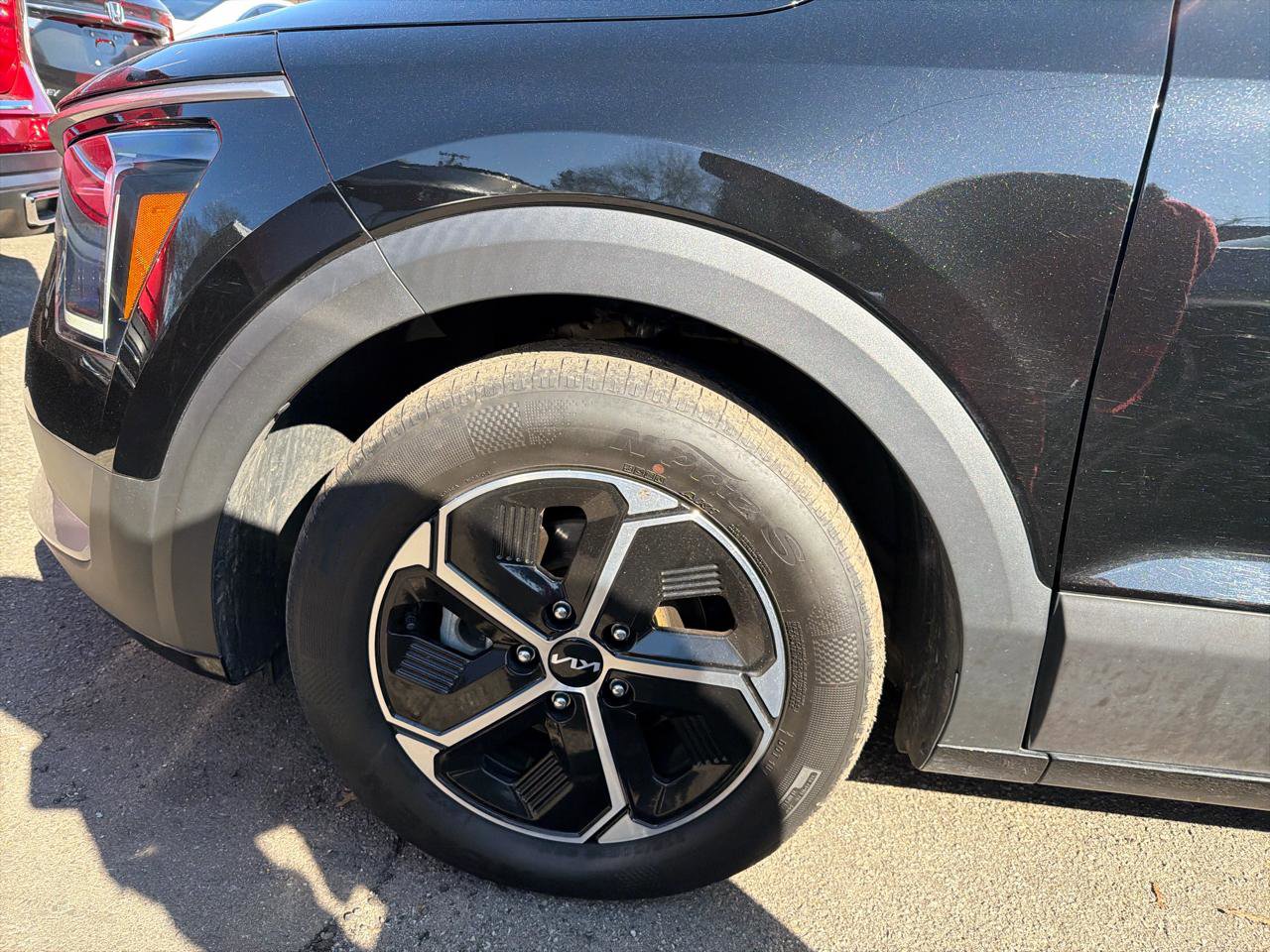 Used 2023 Kia Niro EX FWD image 12