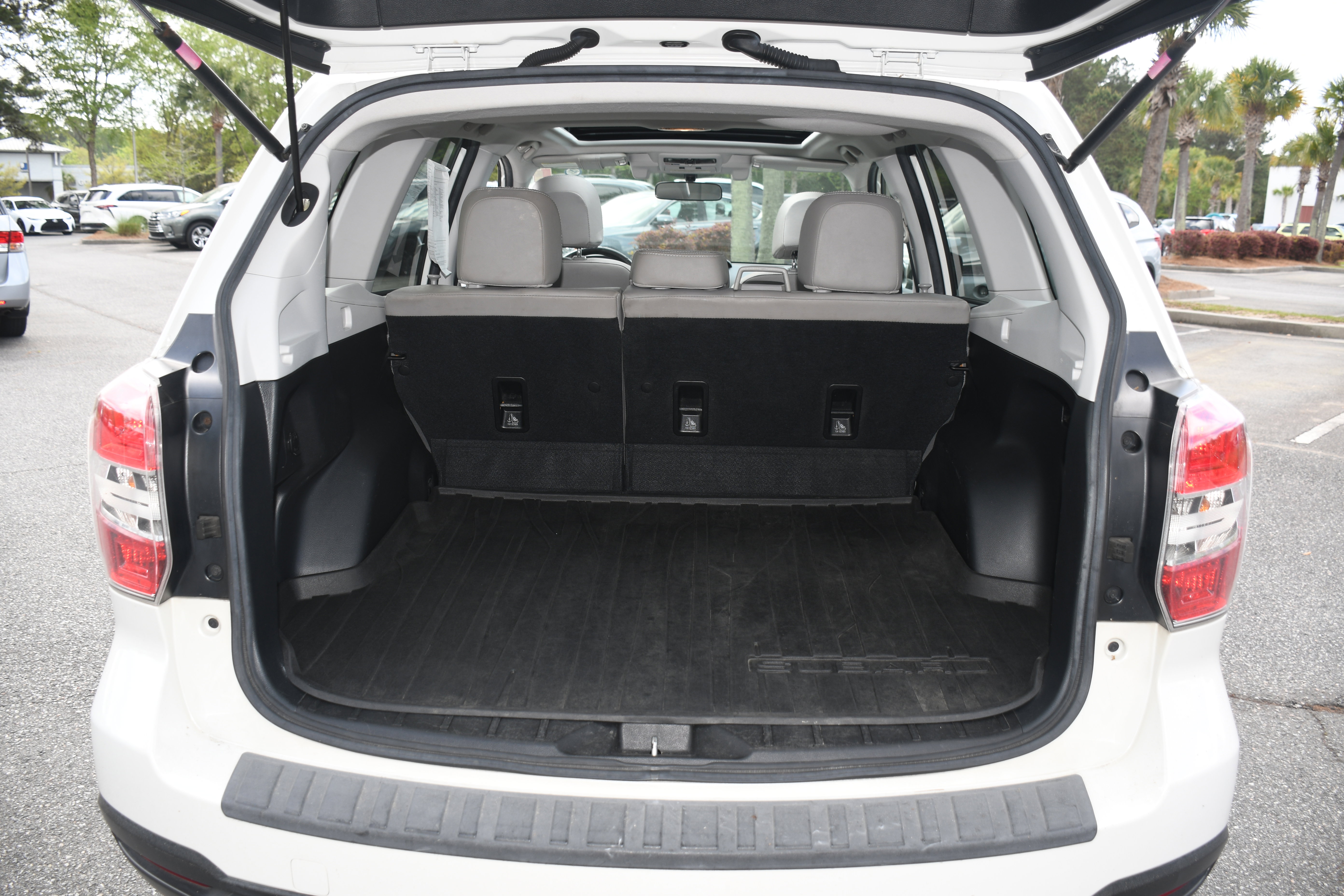 Used 2016 Subaru Forester 2.5i Limited AWD/4WD image 18