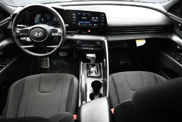 Used 2025 Hyundai Elantra Sport FWD image 10