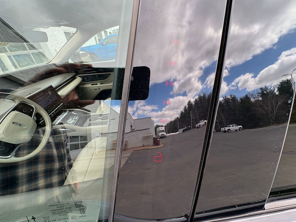 Certified 2025 Lincoln Nautilus Premier w/ Equipment Group 102A image 10