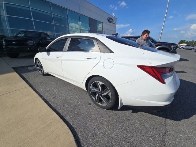 Used 2023 Hyundai Elantra Limited w/ Cargo Package FWD image 7