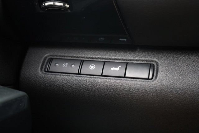 Certified 2025 Nissan Pathfinder SV FWD image 20