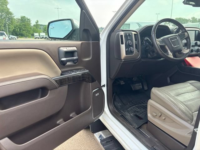 Used 2016 GMC Sierra 1500 Denali w/ Enhanced Driver Alert Package AWD/4WD image 10