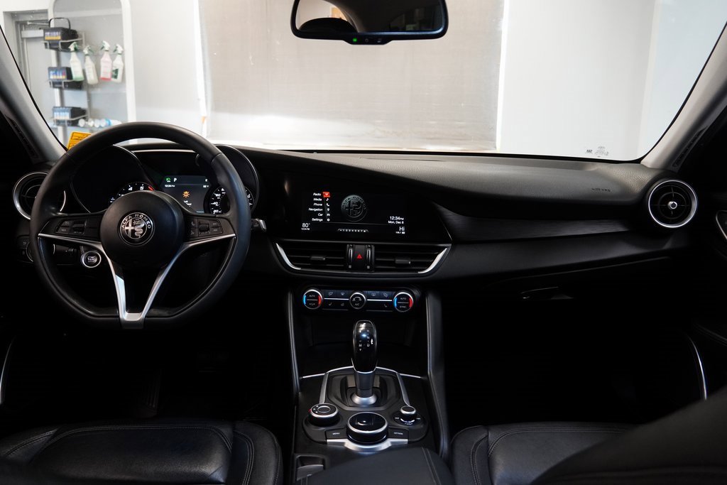 Used 2018 Alfa Romeo Giulia AWD image 8