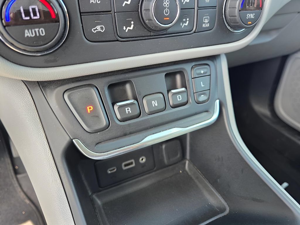 Used 2021 GMC Terrain SLE w/ Driver Convenience Package FWD image 18