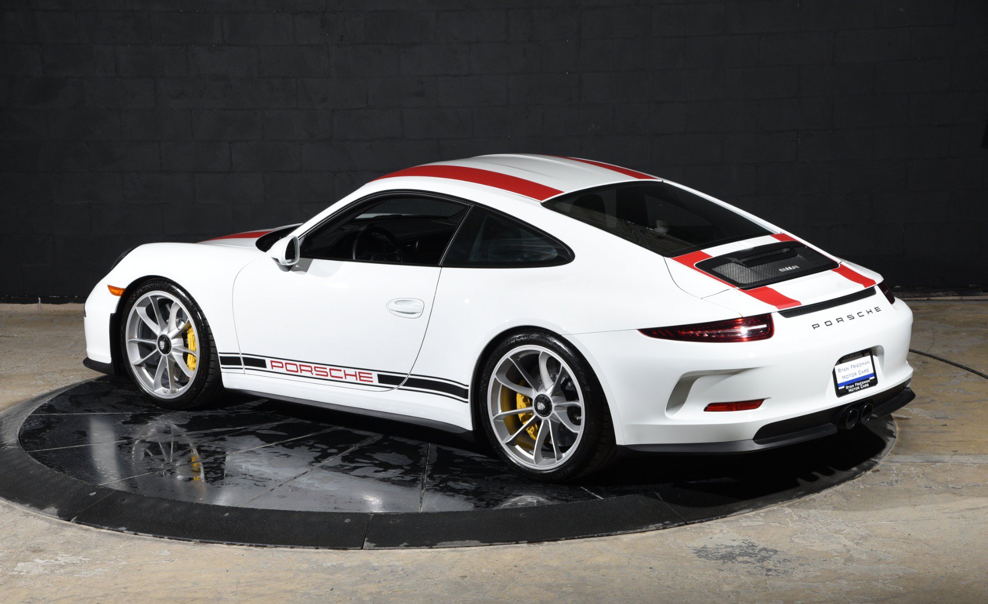 Used 2016 Porsche 911 R RWD image 26