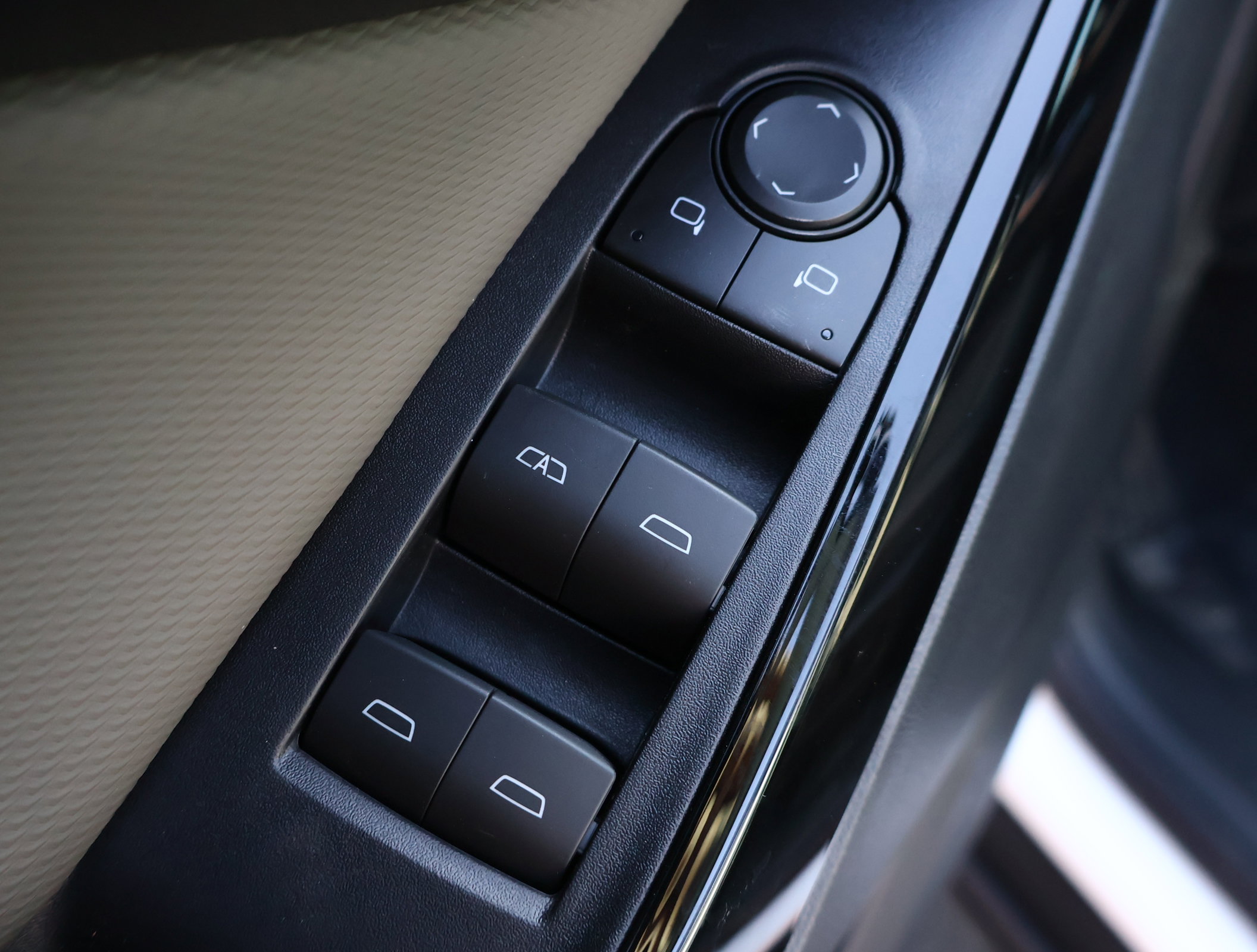 New 2026 Chevrolet Equinox LT w/ Convenience Package II image 7