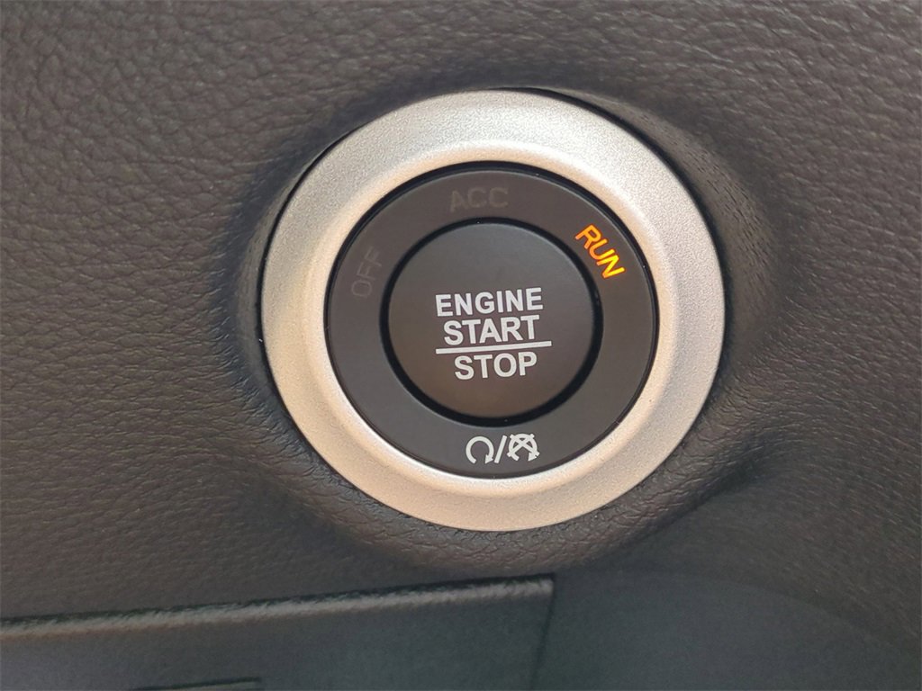 New 2026 Chrysler Pacifica Select w/ S Appearance Package image 30